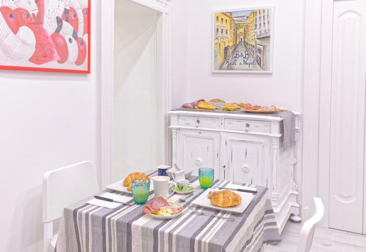 B&B Rest A Napoli Bagian luar foto