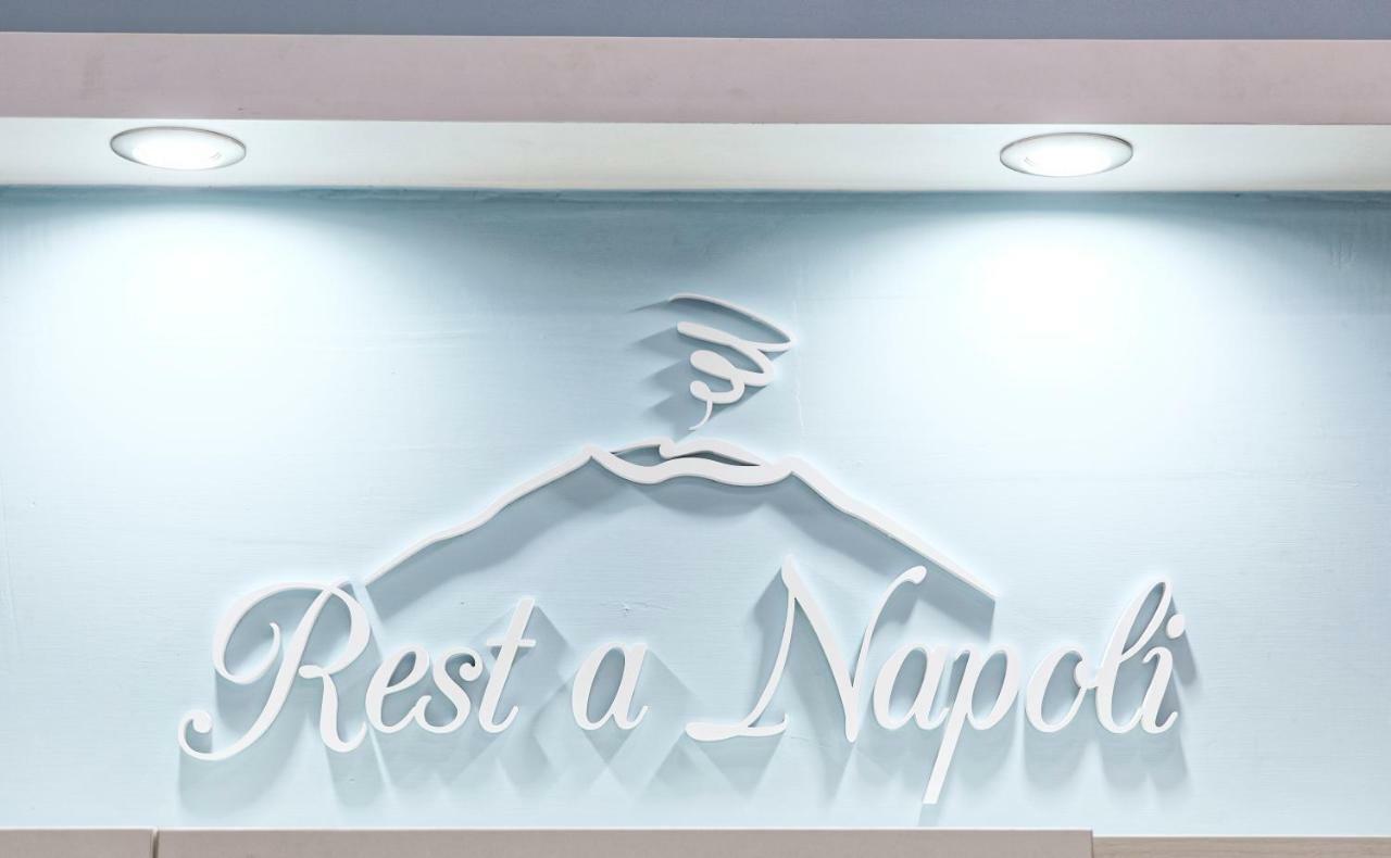 B&B Rest A Napoli Bagian luar foto