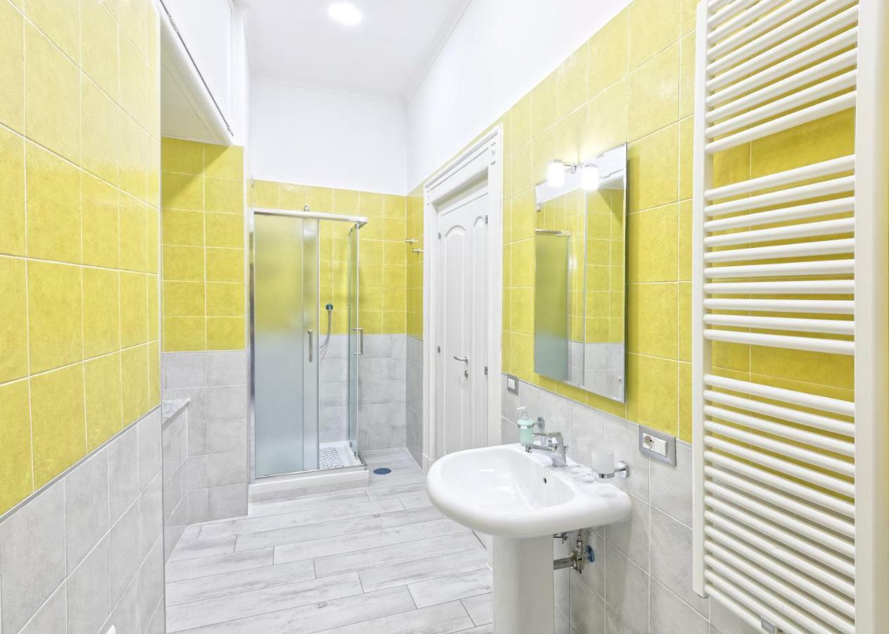 B&B Rest A Napoli Bagian luar foto