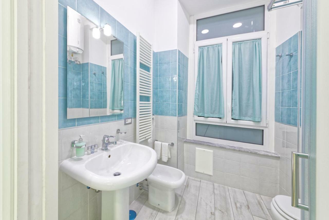 B&B Rest A Napoli Bagian luar foto